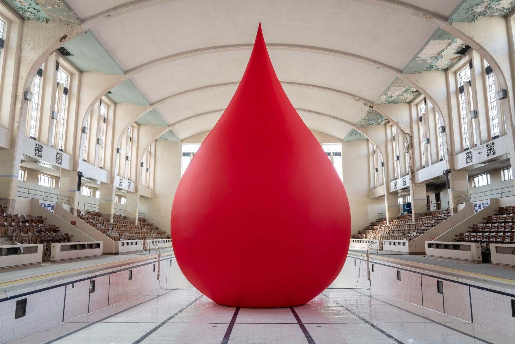 Opblaasbare kunst van kunstenaar Steve Messam