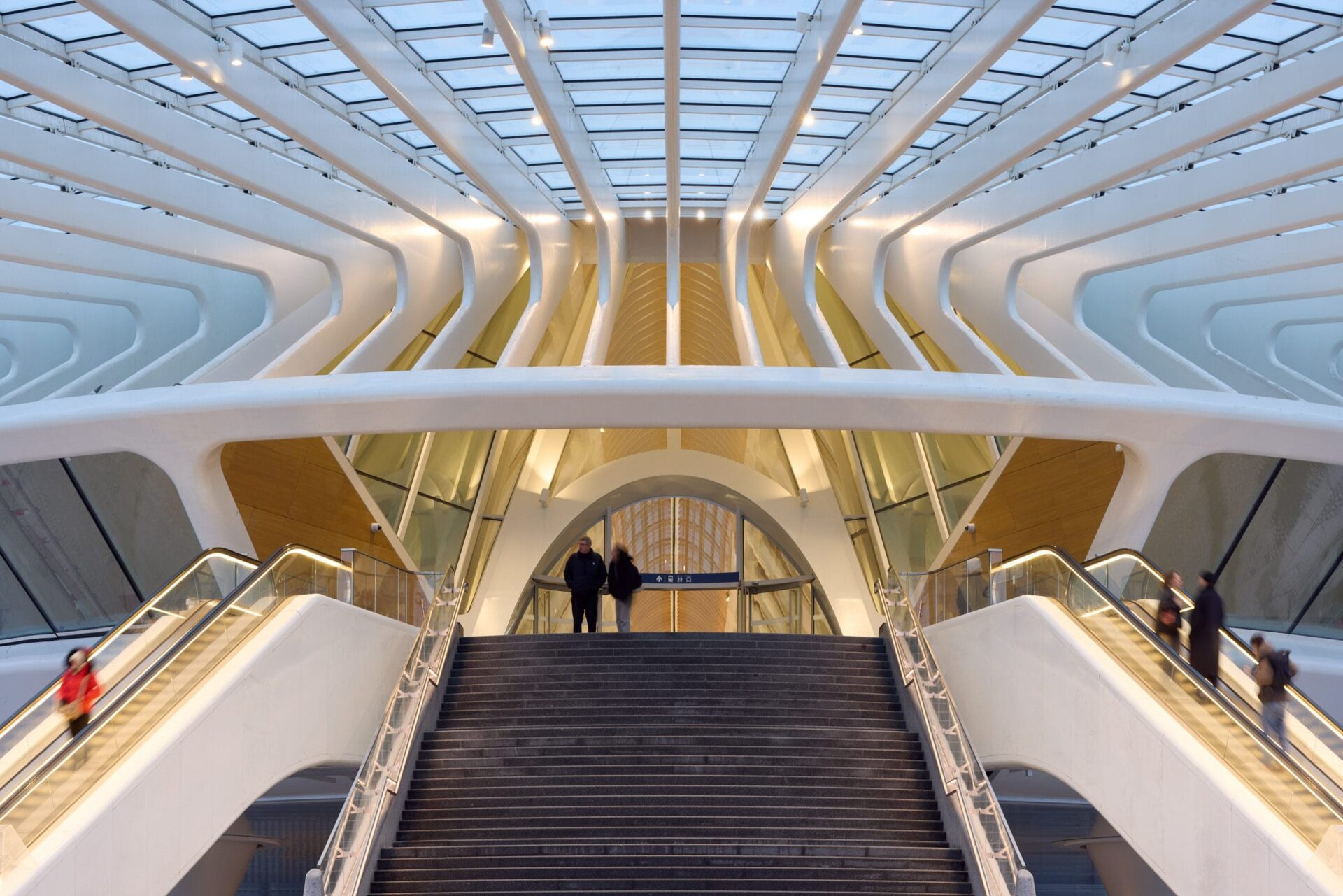 Bekijk het prachtige Gare de Mons van architect Santiago Calatrava 43 Gare de Mons