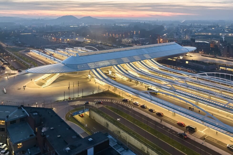 Bekijk het prachtige Gare de Mons van architect Santiago Calatrava