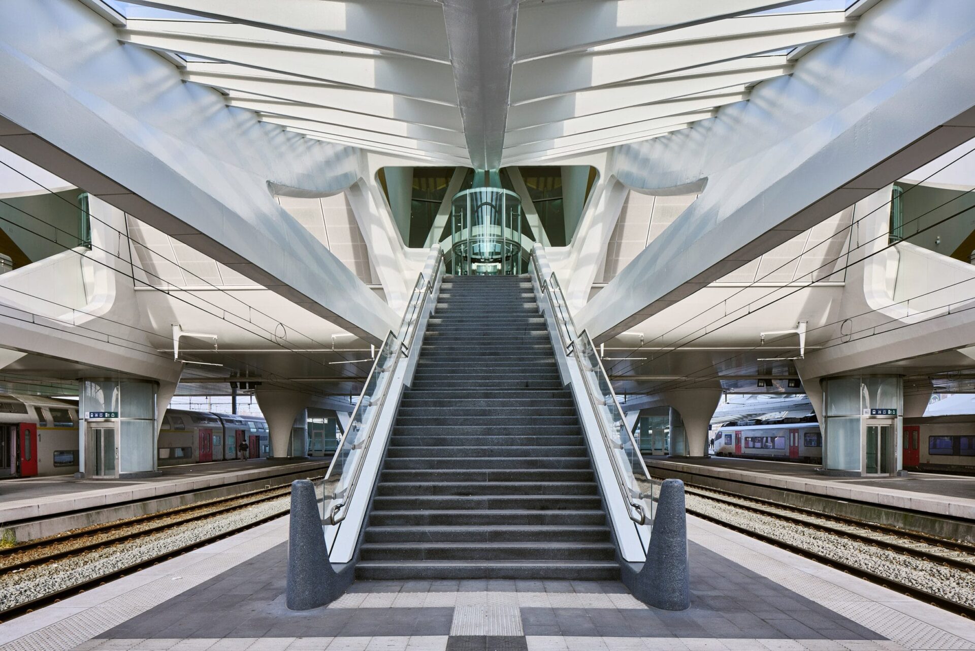 Bekijk het prachtige Gare de Mons van architect Santiago Calatrava 44 Gare de Mons