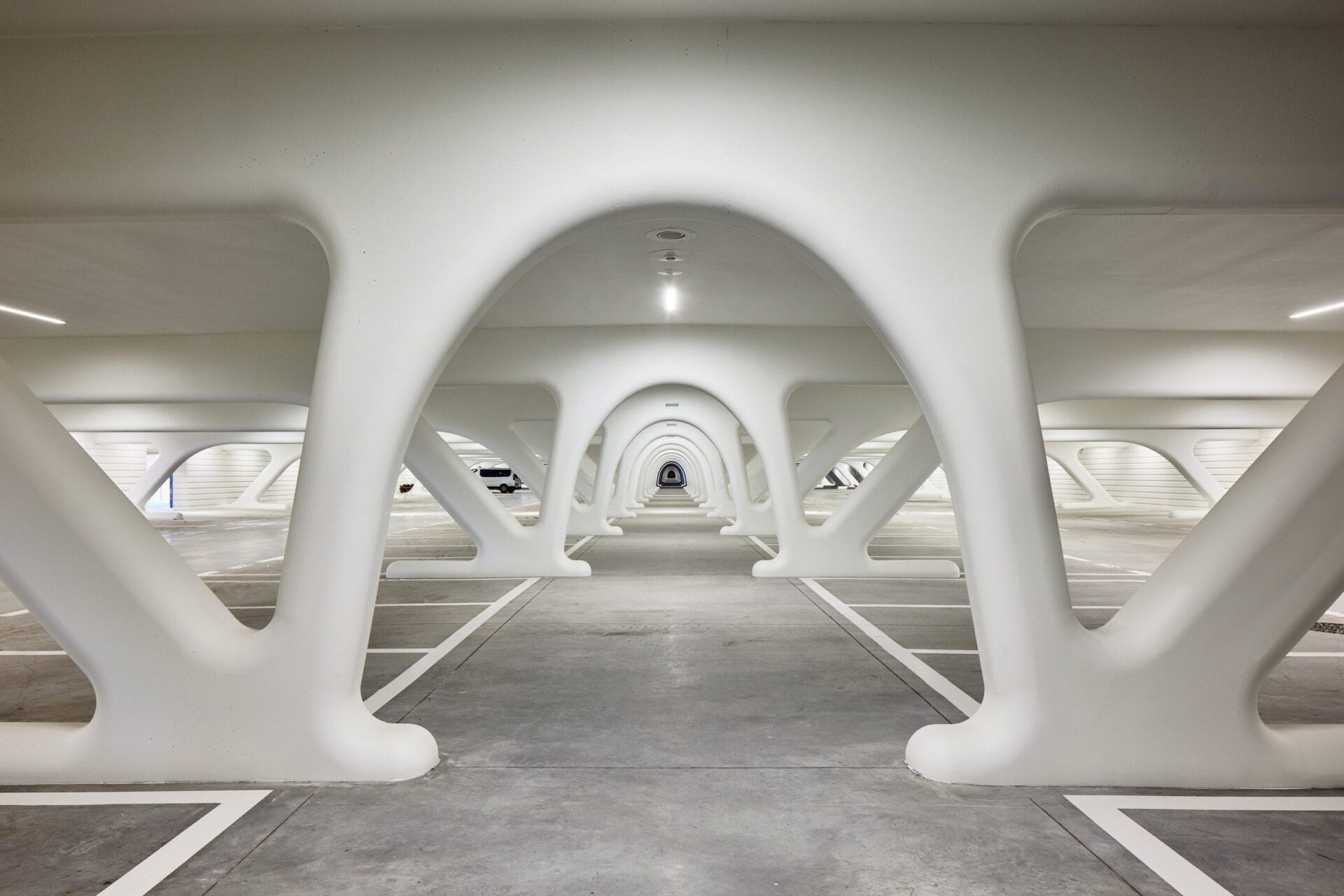 Bekijk het prachtige Gare de Mons van architect Santiago Calatrava 48 Gare de Mons