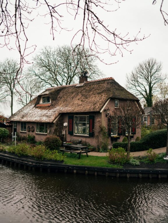 Wat maakt een dagje Giethoorn meer dan een standaard uitje?
