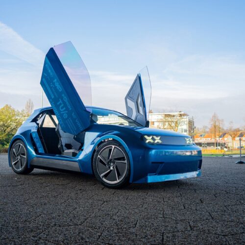 Eindhoven doet het weer: een elektrische auto die je volledig zelf kunt repareren