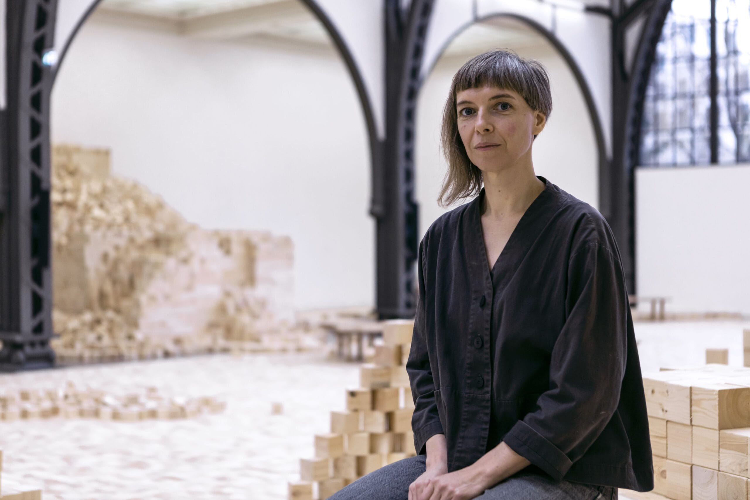 Lina Lapelytė, Portret, Berlijn, 2026 © Lina Lapelytė. VG Bild-Kunst, Bonn 2026. Foto: Staatliche Museen zu Berlin, Nationalgalerie / Laura Fiorio