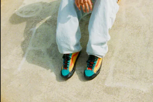 Deze sneakers zijn een mooie samenwerking tussen Vans OTW en Julian Klincewicz
