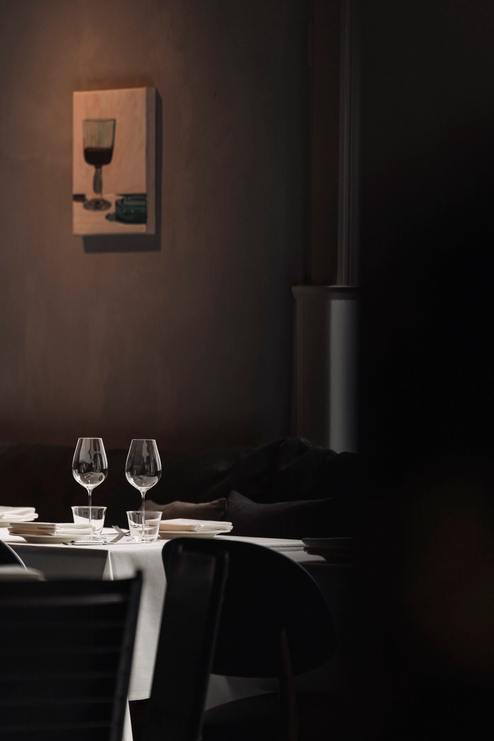 Verschillende kunststijlen die samenkomen in het interieur van restaurant Eldo