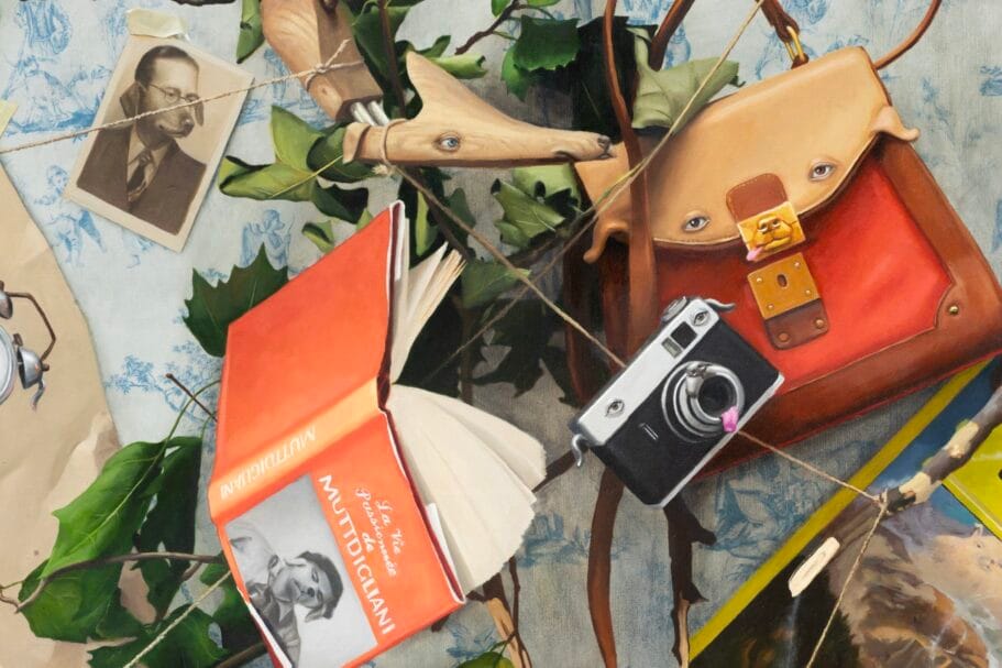 Schilderij van Stephen Morrison waarin de herkenbare materiële wereld is herschreven met hondenfiguren