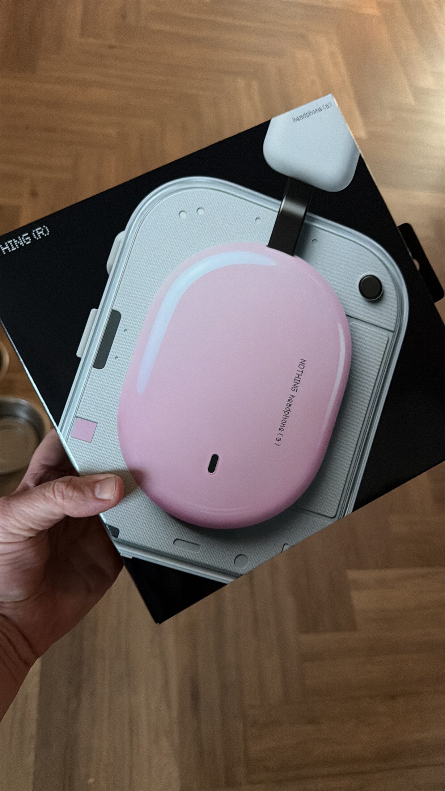 Het unboxen van de Nothing Headphone