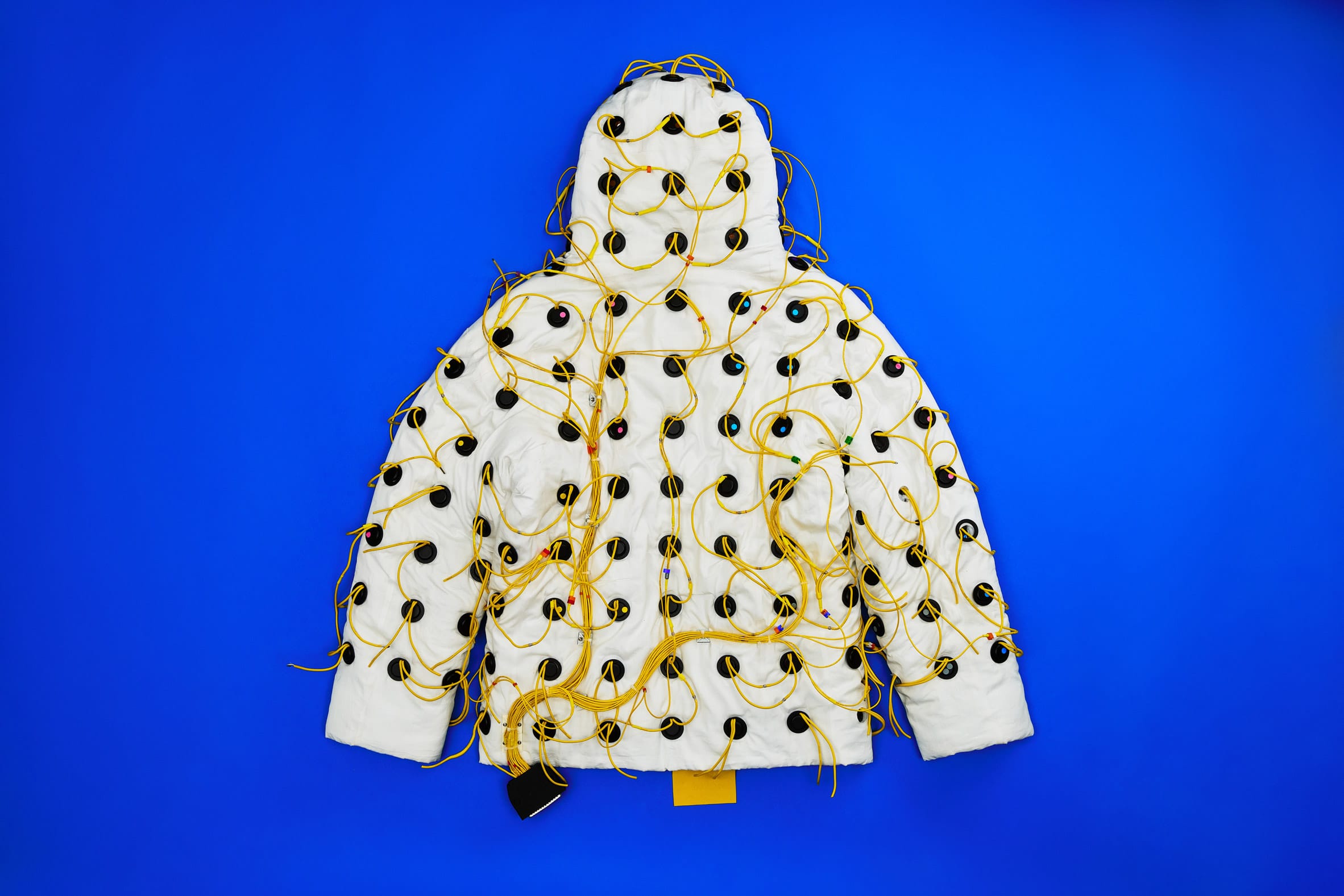 Experimentele streetwear van Vollebak gericht op soundtherapie en ontspanning