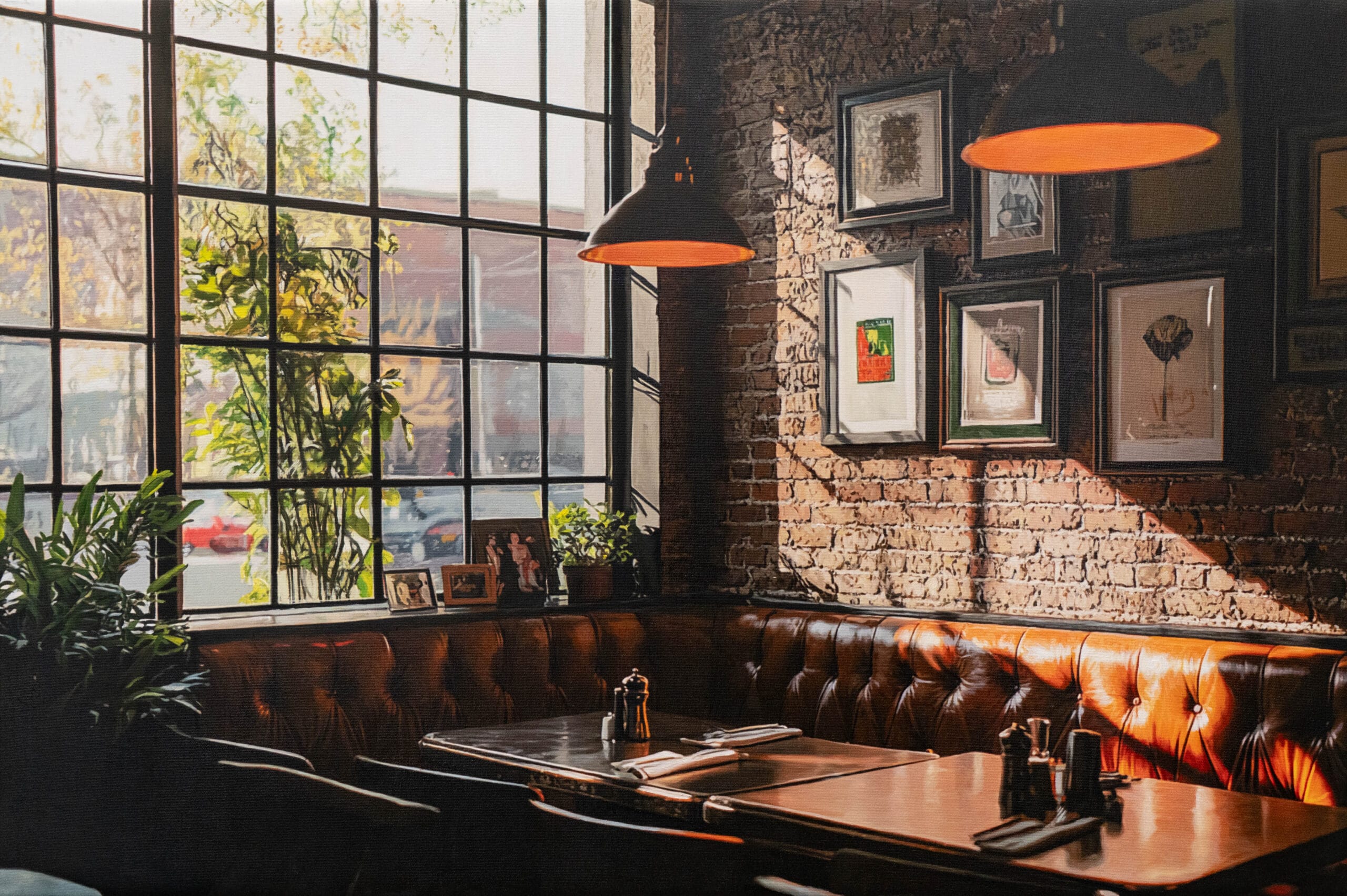 Een schilderij van Yigal Ozeri van een sfeervol interieur van een restaurant met een leren bank, houten tafels en zonlicht dat door een groot raam naar binnen valt