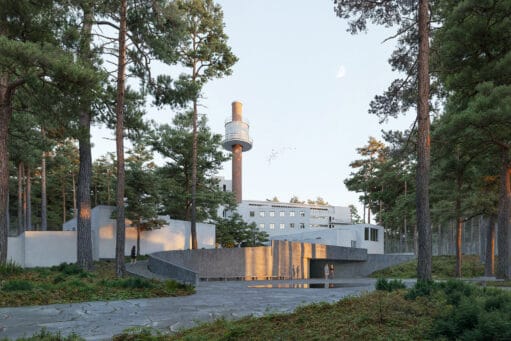 Modern wit sanatoriumgebouw met een hoge schoorsteen, omringd door een dicht dennenbos bij zonsondergang