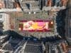 Luchtfoto van het Bloementapijt op de Grote Markt in Brussel, ontworpen in Japanse stijl met De Grote Golf