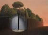 Surrealistisch schilderij van een grijze poort op een kier in een muur, omgeven door dichte bomen tegen een avondlucht
