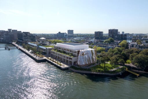 Vogelvluchtperspectief van het architectonisch ontwerp voor het Danshuis aan de waterkant in Rotterdam, Ontwerp Danshuis Rotterdam door Ma Yansong/MAD Architects