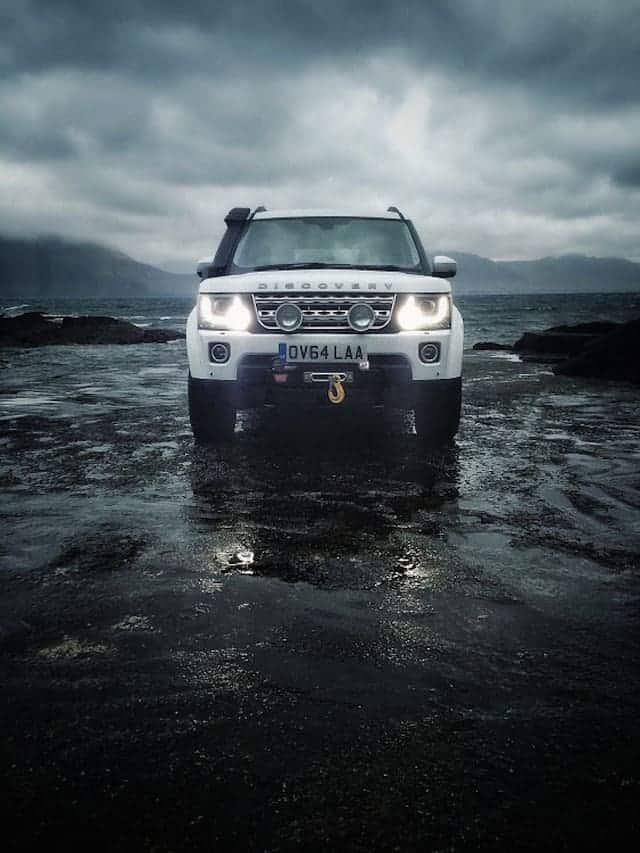 Bezoek aan de Faeröer in een Land Rover
