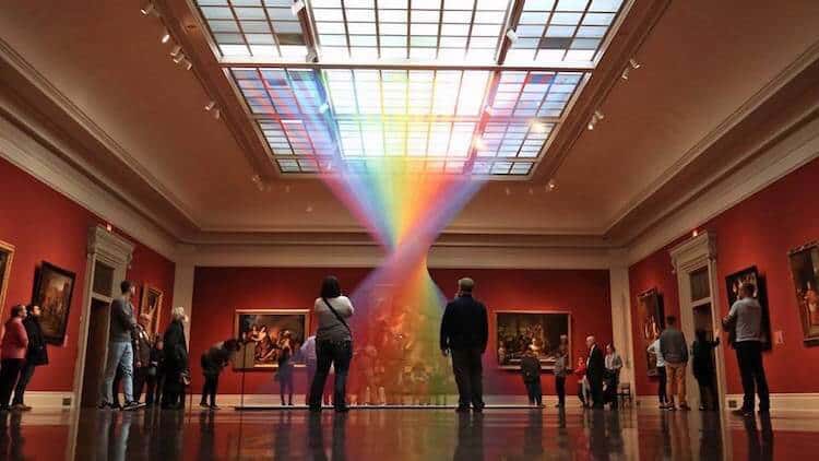 regenboog in het museum