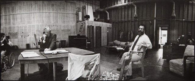 Francis Ford Coppola en Lloyd Bridges (Jeff's vader) tijdens de opnamen van Tucker (1988).