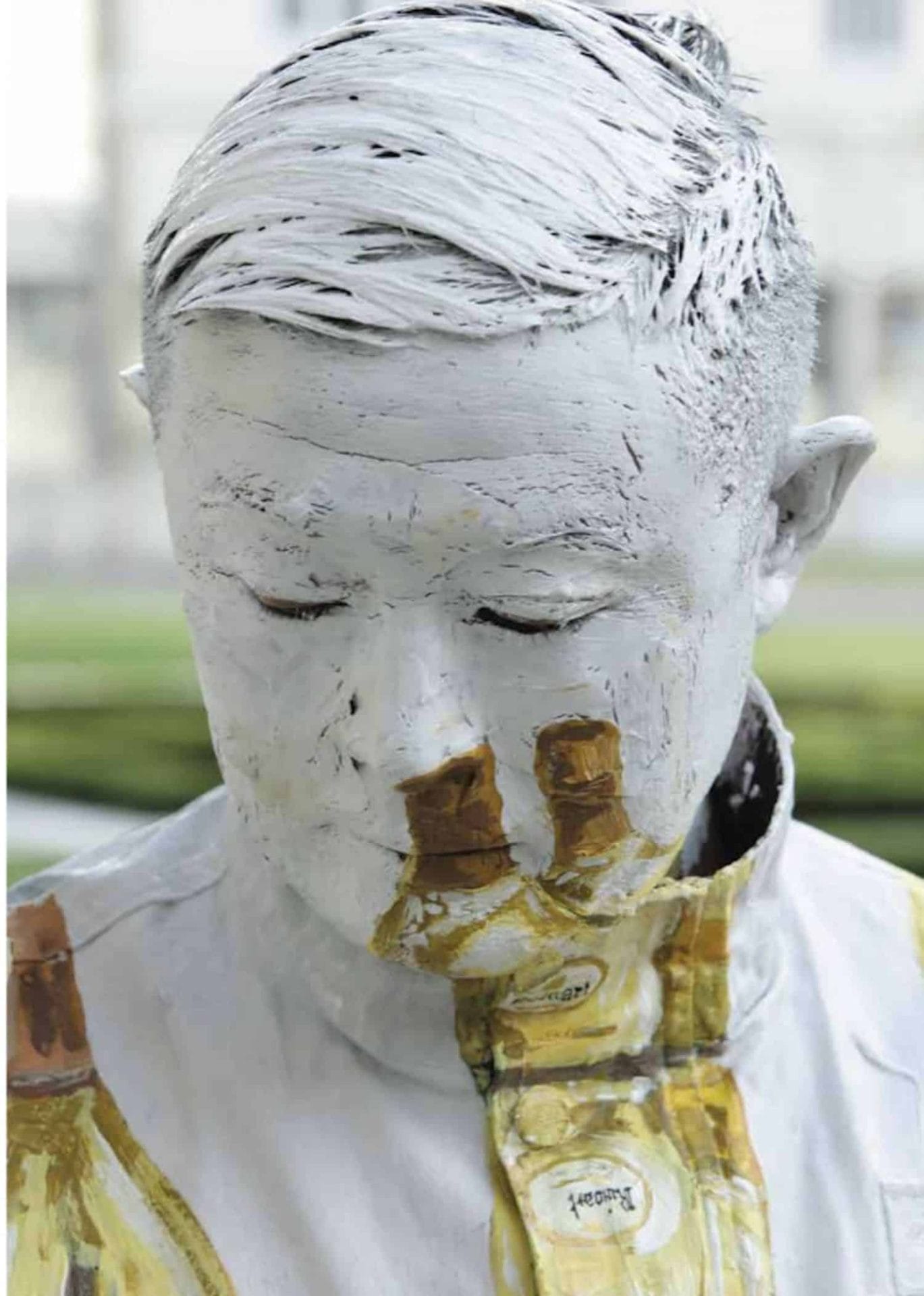 Liu Bolin op bezoek bij Ruinart