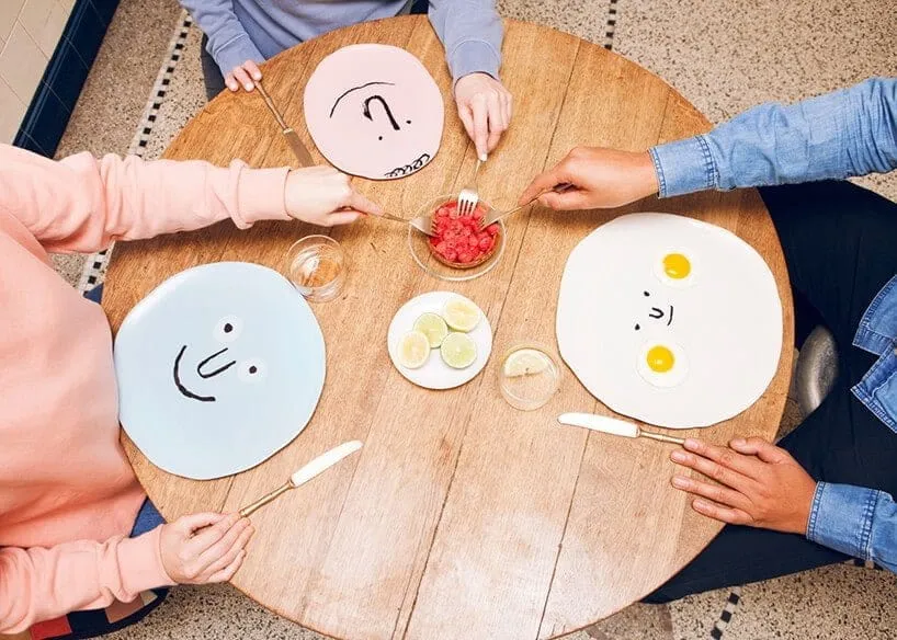 bord van jean jullien voor case studyo