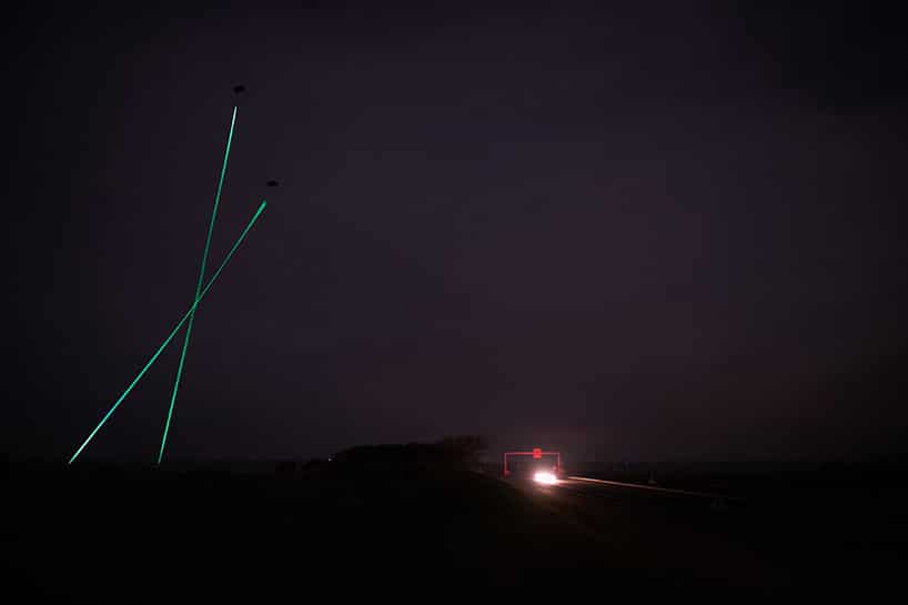 Lichtkunst van Daan Roosegaarde op de Afsluitdijk