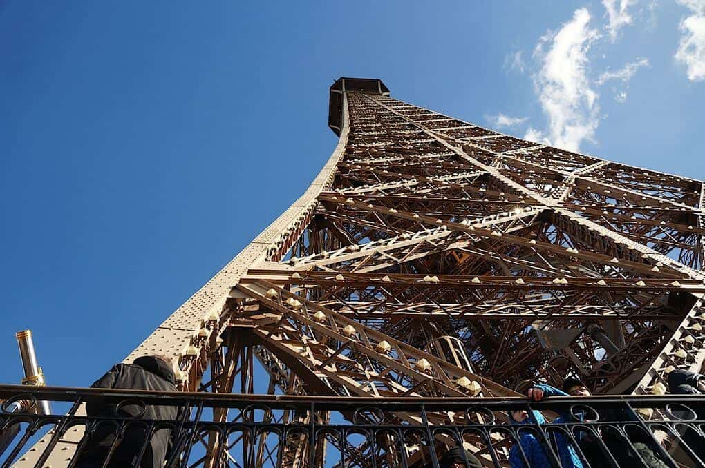 De Eiffeltoren is een stuk groener geworden
