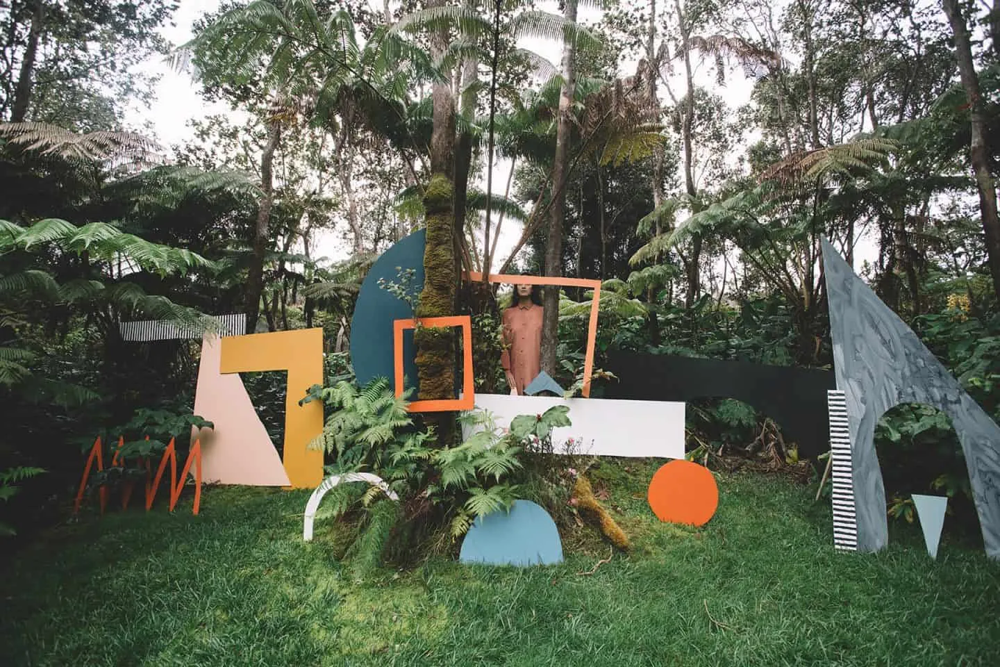 Ellen Rutt brengt mode en kunst naar de natuur 42 Nothing Is Separate: A Collaboration with Nature