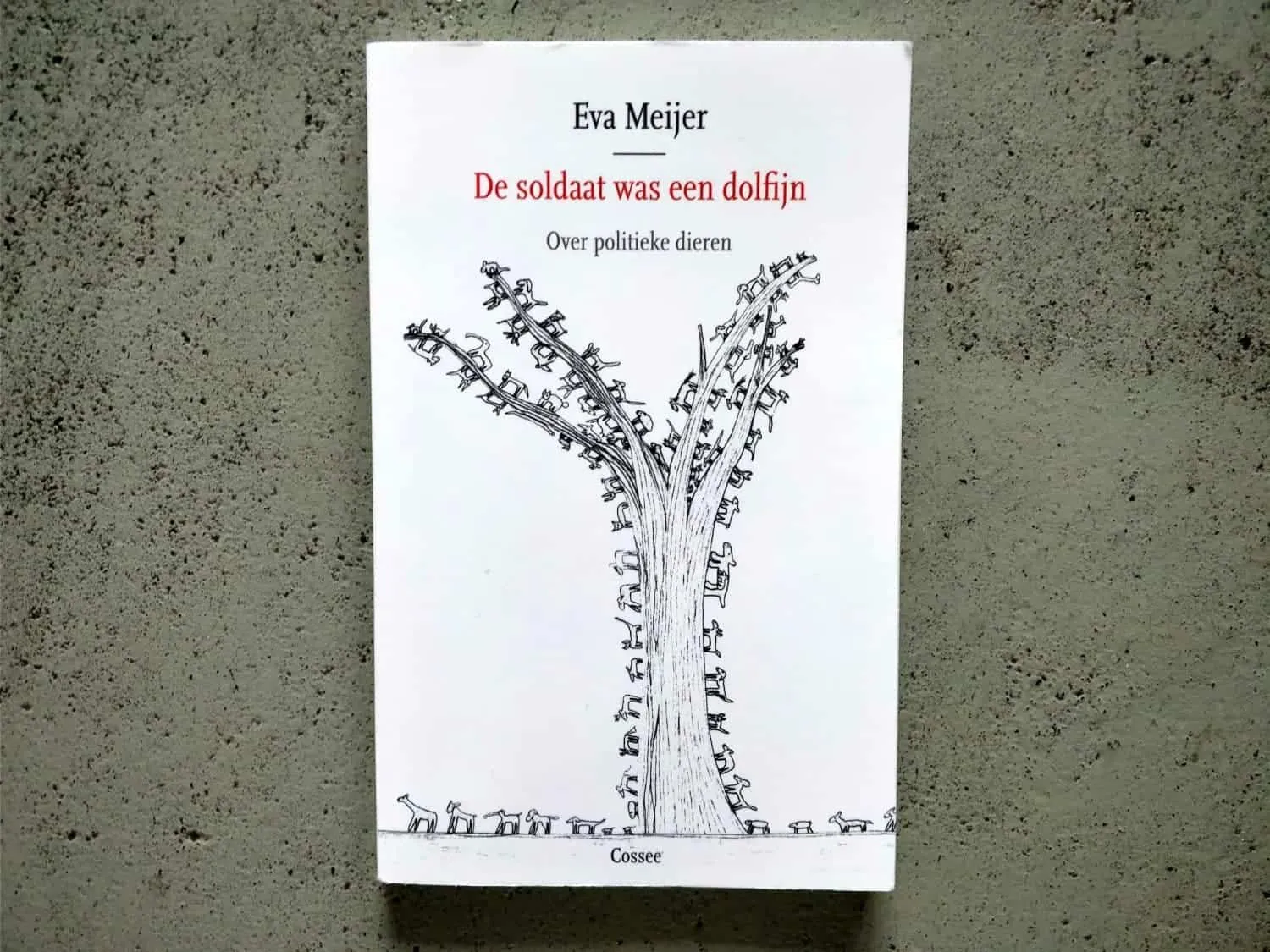 Eva Meijer schrijft essay over de rechten van dieren 40 De soldaat was een dolfijn
