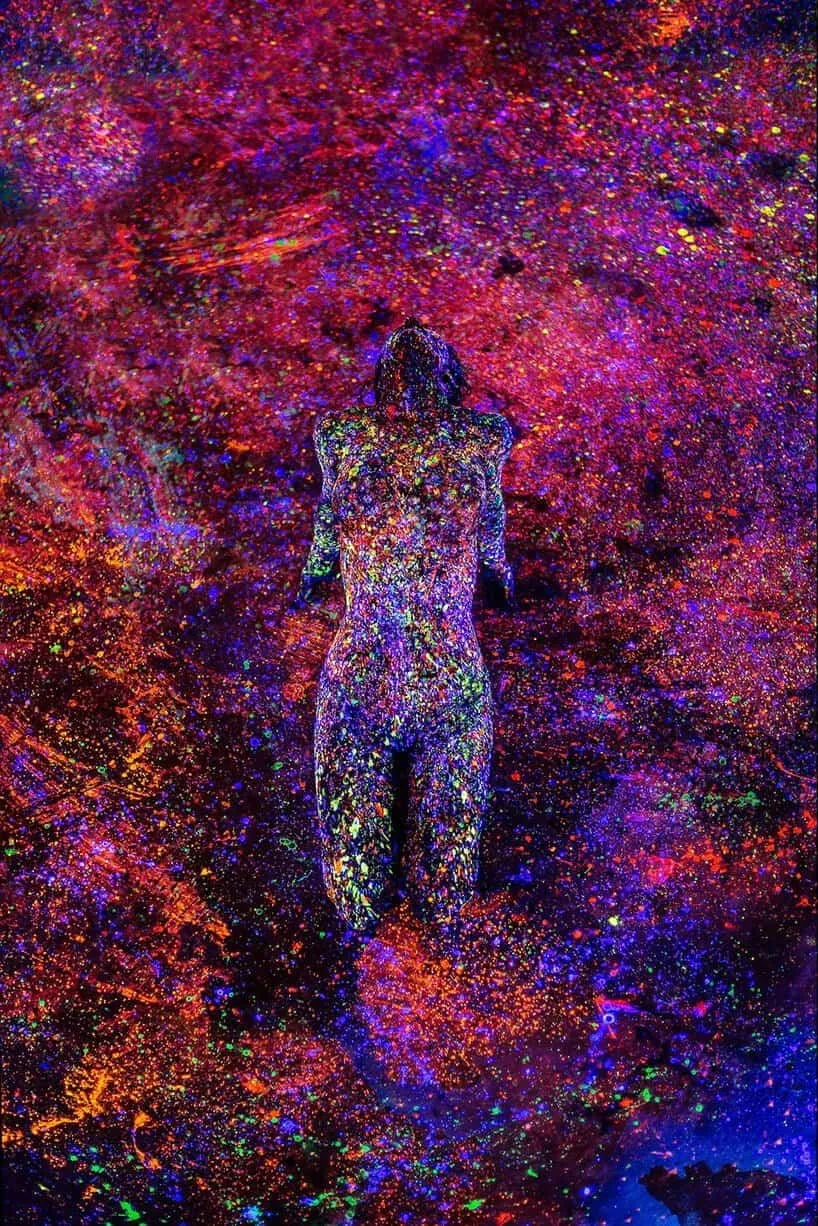 bodypaint met fluoriserende verf