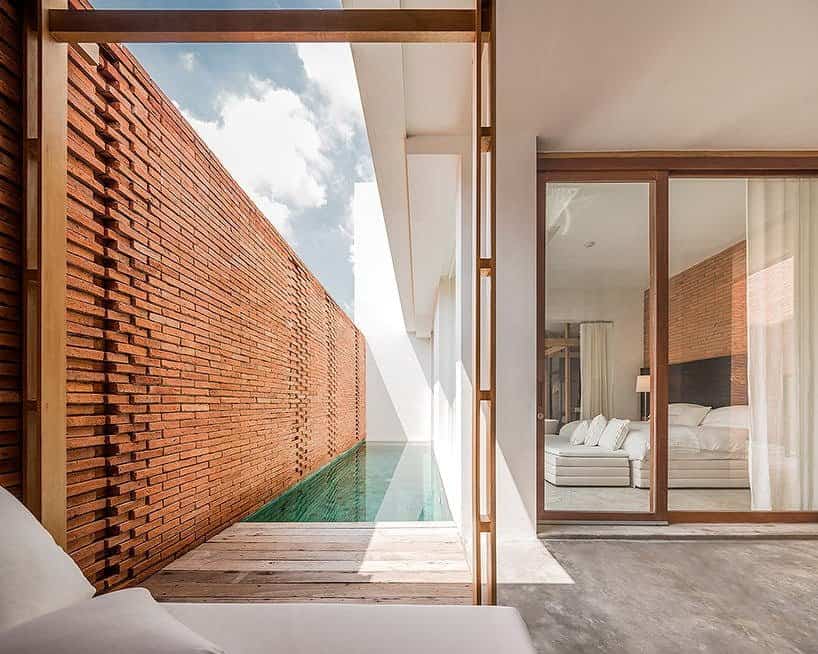 Designhotel in Thailand met bakstenen muren en geometrische patronen