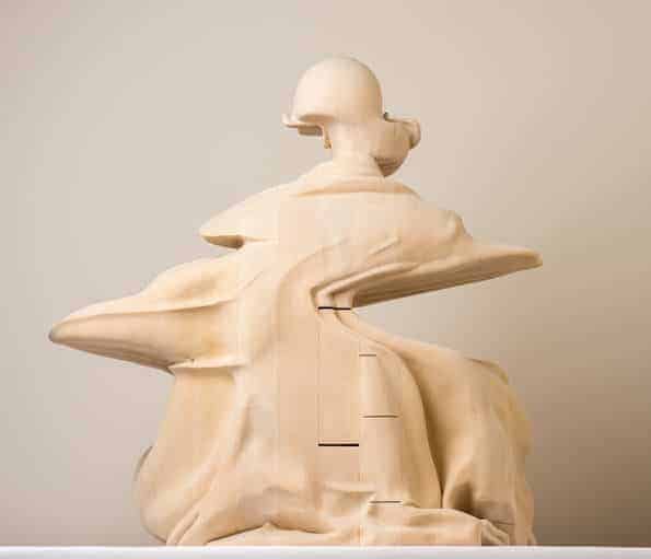 Houten sculptuur van Paul Kaptein
