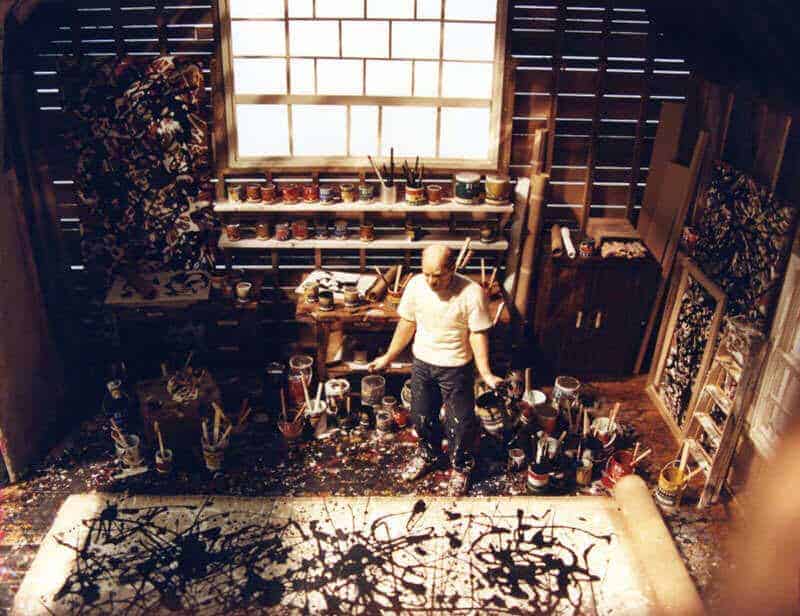 Jackson Pollock in zijn atelier