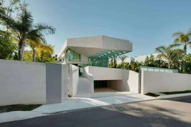 Jellyfish House met zwevend zwembad