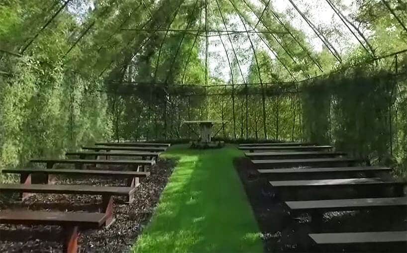 kerk van bomen