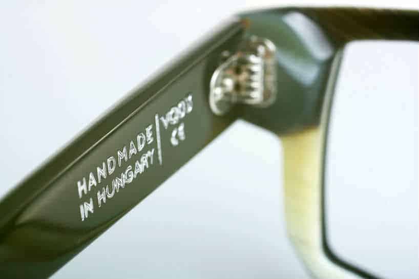 Brillen gemaakt van oude elpees 45 uit hongarije