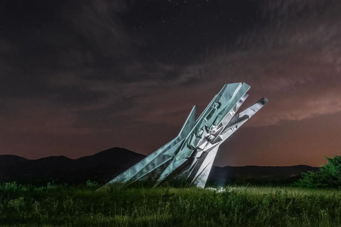 monument uit het voormalig Joegoslavië