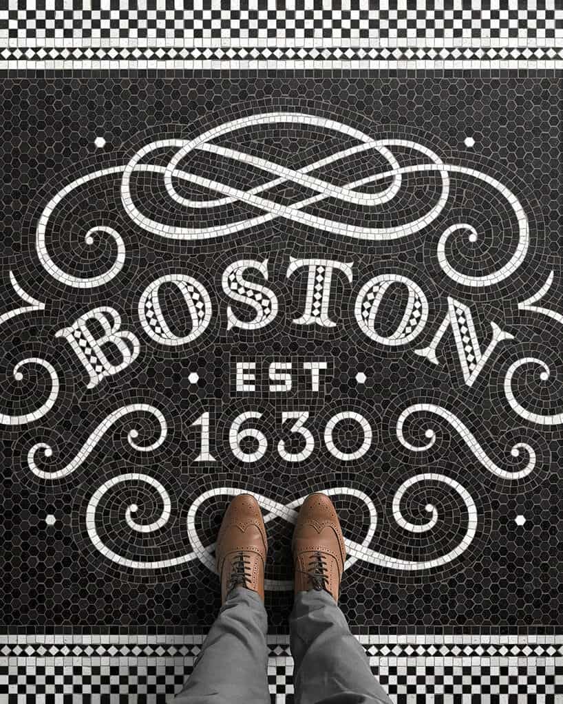 voeten op een tegelvloer