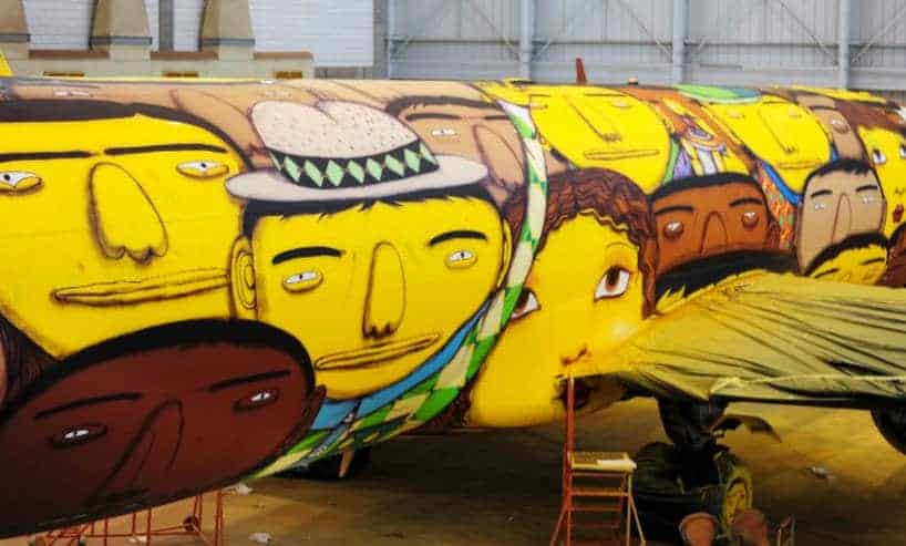 vliegtuig met graffiti