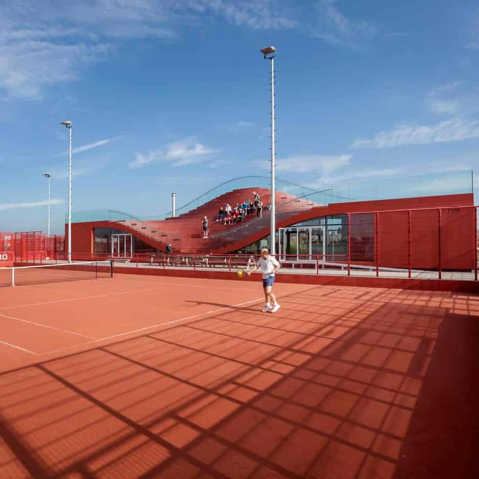 MVRDV ontwierp een nieuw clubhuis voor tennisclub op IJburg